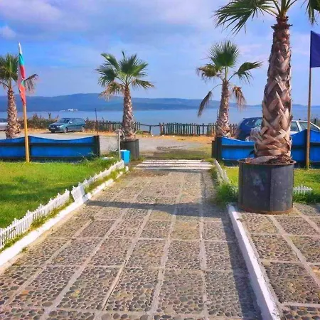 Ξενοδοχείο Flamingo 2*